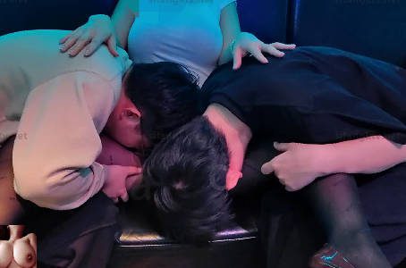 Playing 3P With Two Fans In Ktv - Ewife
