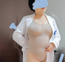 The fat female doctor’s 52-year-old aunt was like a little pig and I fucked her until she climaxed and screamed madou sex