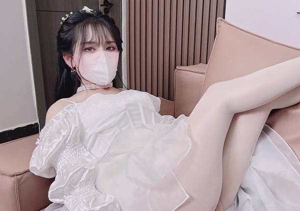 Slutty cousin dedicates herself to adulthood - Yingkong Taotao