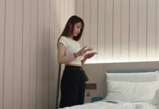 Today I made a date with a 19-year-old sister-Brother Qiang madou sex