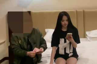 The shy girl with the abalone is about to be released and can be blown away by the eyes – cart tour madou sex