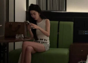 Today I made an appointment with a girl who looks like a certain internet celebrity – Cao Changqing madou sex