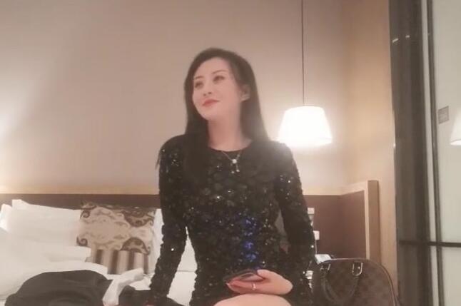 The third-ranking scholar Li Xunhuan (12-8) paid 3