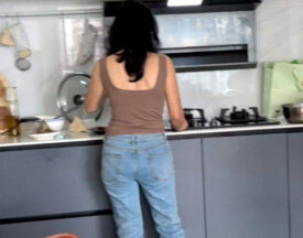 Seeing my mom talking to my dad on the phone, I raped my mom. My dad took me to the hospital. madou sex