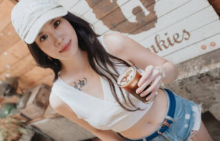 The beautiful 33-year-old owner of a popular cafe, with D-cup breasts, is penetrated until ejaculation. (Answer from an9tv-075) madou sex