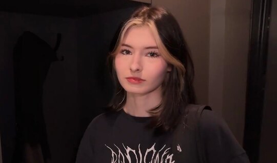 A Young Cutie Took A Dick In Her Pussy In A Friendly Manner