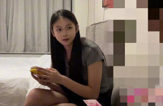 I met up with a young Sichuan girl today – Cheng Kun madou sex