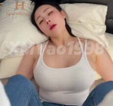 Sexy open-crotch jeans filled with cum – Xi Mengyao madou sex