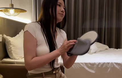 Today I spent 3000 to book a date with a long-haired mature woman - Slime.