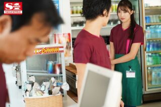 SSIS-016 大学生バイトの僕が押しに弱いパート人妻とコンビニ下衆不倫に狂った毎日 星宮一花