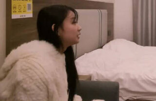 Today I met up with a young woman named Deng Ximen who was secretly working part-time to earn extra money. madou sex