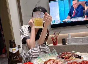 I got my mom drunk and, seeing how scantily clad she was dressed, I couldn’t resist and raped her. madou sex