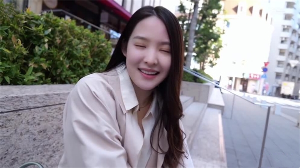 AI - Zhang Ruonan - Such a fair-skinned so pretty!