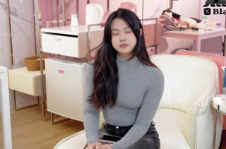 Black Jack, a super hot 19-year-old from Chung Yuan Christian University, was shot inside without a condom. madou sex