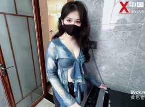 XV062 A Lonely Encounter with a Repairman Leads to the Complete Loss of a Single Woman’s Essence – Cute Baby_batch madou sex