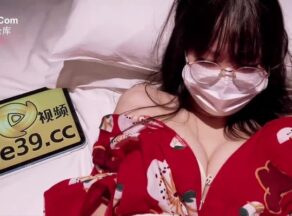 Banana Show xjx663, a kimono-clad tea ceremony master, proactively upgraded her services to retain customers. madou sex