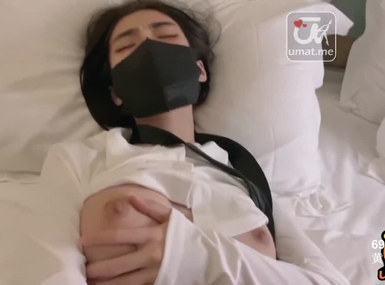 Busty female college student encounters sexual harassment and facial ejaculation during part-time job - Guoguojiang