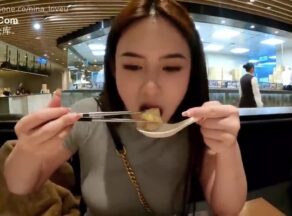 Ni Na was internally ejaculated on Christmas Day. madou sex