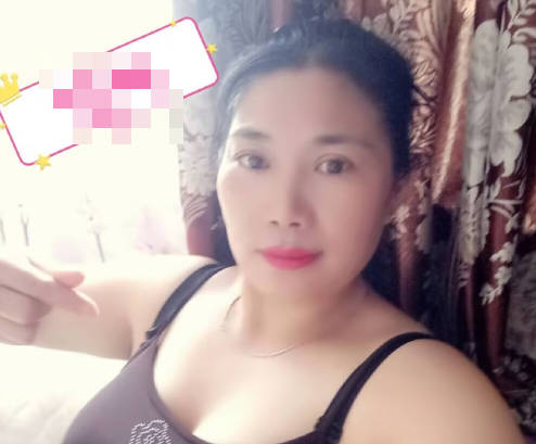 A mature woman covered in fat and tattoos – clearly not a simple woman in her youth – the auntie terminator