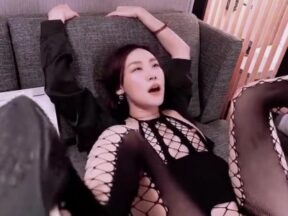 Focus jdsy-561 sells his wife to his boss as a sex slave to pay off debts madou sex