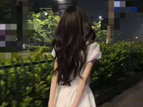My long-legged cousin, who was good at flipping food, ended up squirting and breaking my phone. madou sex