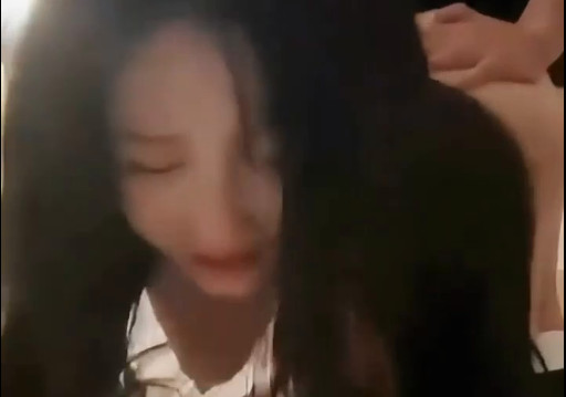 National treasure-level goddess goes out with her master to meet a single man