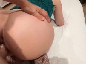 The secretary’s ass is at the boss’s mercy – fat-butt sister-in-law madou sex