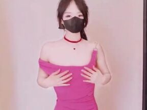 Banana Show xjx740 seduces my best friend’s boyfriend to satisfy my horny pussy. madou sex