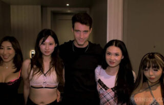 Chinese blogger Lin Qianye and Su Yinghua, along with four top Asian goddesses, engaged in a wild and chaotic group sex session, with the two women experiencing intense orgasms and spraying their semen all over the bed. madou sex