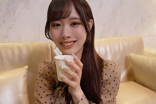 Tokyo Women's Pictorial Guide: Stunning Married Woman Aya