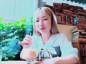 Banana Show xjx751 used her body to satisfy me in the previous episode in order to make up for the missed date. madou sex