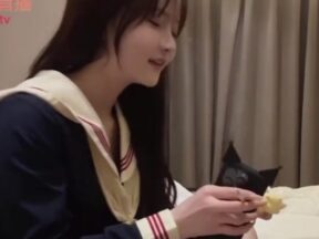 3000 yuan to get a delicate, fair-skinned young beauty from 2003 madou sex