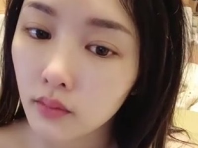 Taiwanese sexy beauty Li Nana did a nude live stream