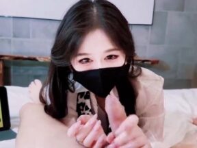 Banana Show xjx785 sat down with her cunt facing the penis, twisting her fat buttocks and sucking and squeezing wildly. madou sex