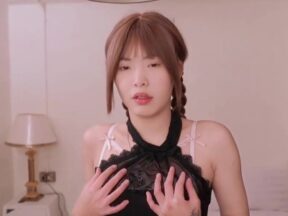 Banana Show xjx811 takes care of his neighbor’s sexy mute daughter with his body. madou sex